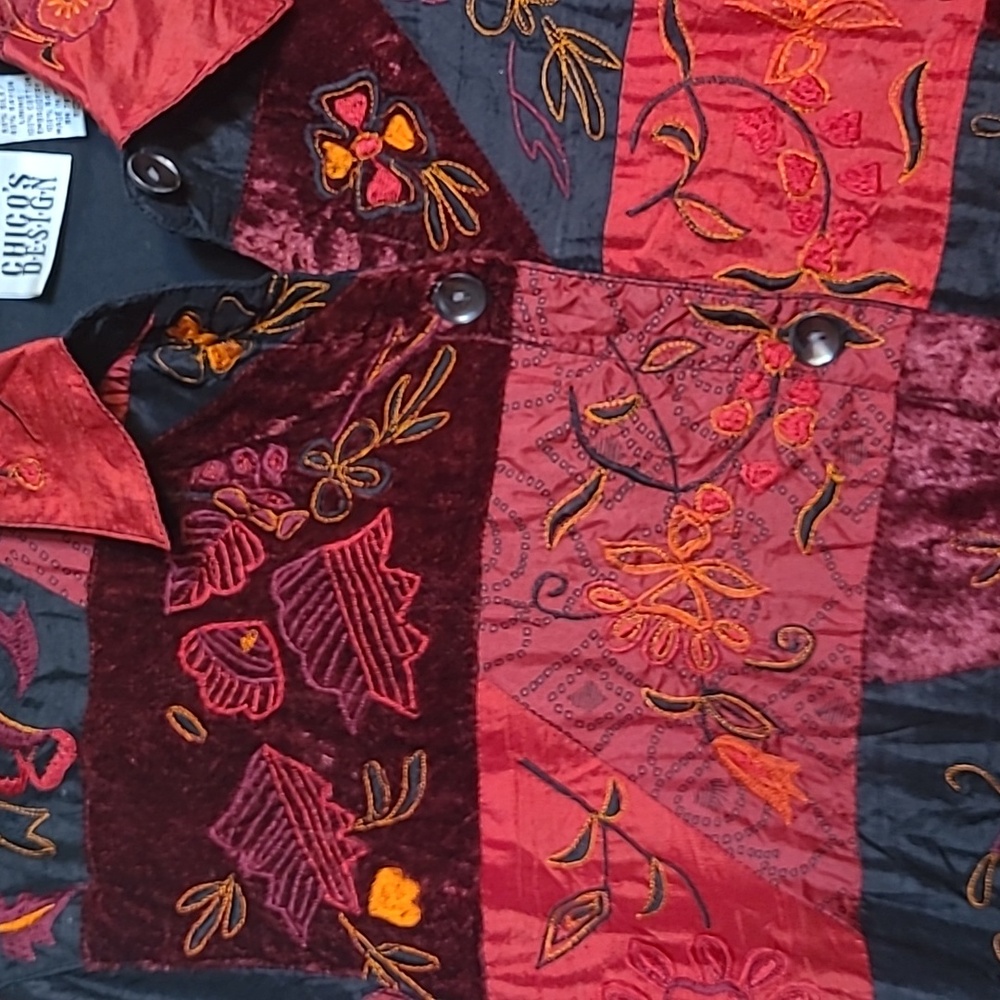 Chico's Silk/Rayon Fully Lined Embroidered Patchwork Jacket. Pre-owed S:3 - Picture 9 of 10